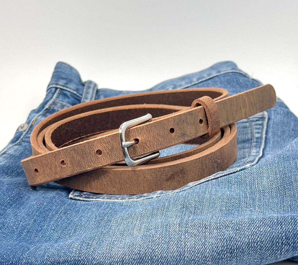 title=Women's Skinny Leather Belt 3/4"