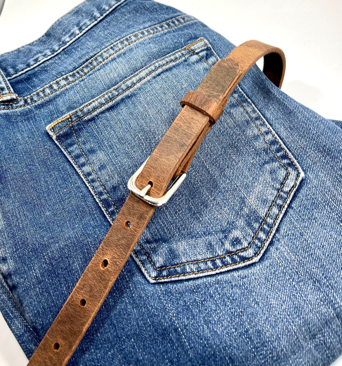 title=Women's Skinny Leather Belt 3/4"