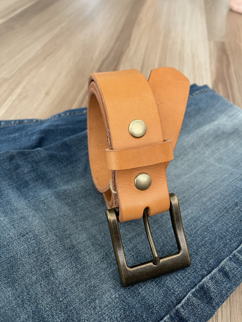 London Tan Hermann Oak belt, front view