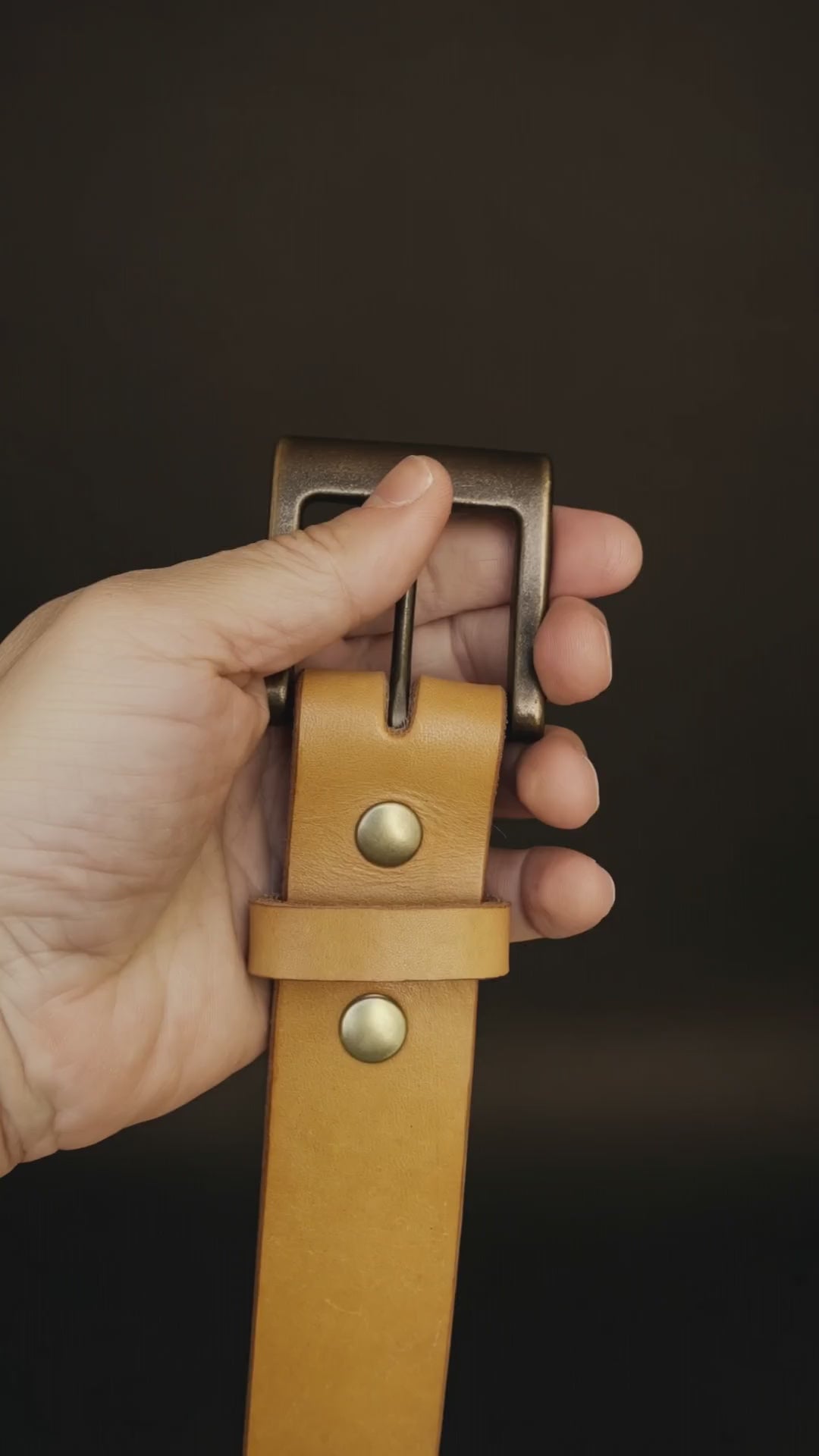 London Tan English Bridle belt video