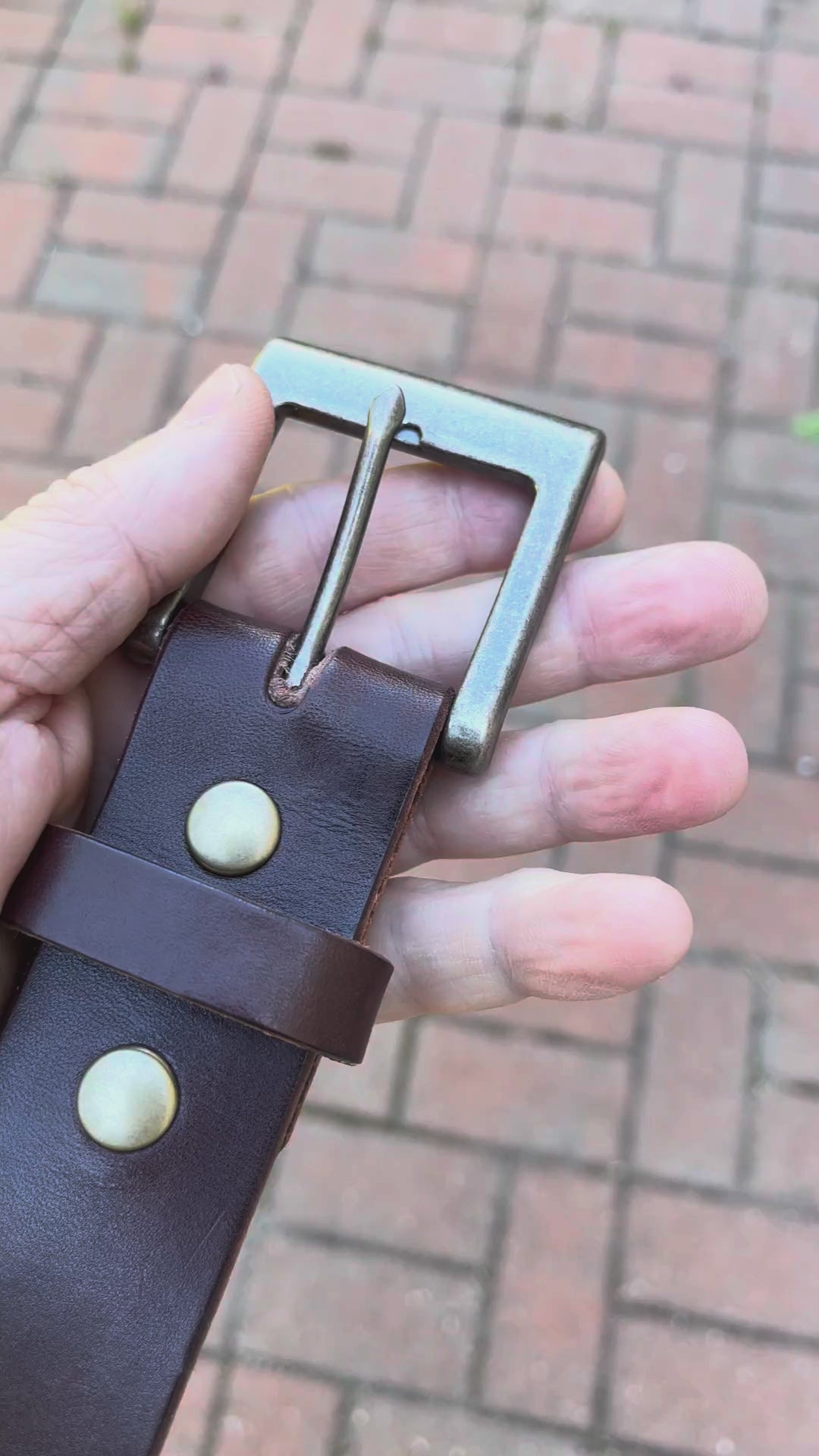 Havana Brown English Bridle belt in hand, video